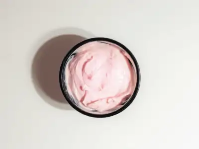 Swig Menu 87 Strawberry Cream Cheese Dip. 60 calories, 8 carbs, and 3 fats.